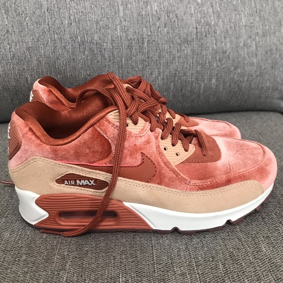 Nike Air Max 90 Velvet LX Dusty Peach - Picture 3 of 9